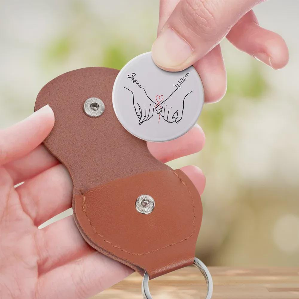 Couple Pocket Hug Keychain, Personalized Love Coin, Custom Name Anniversary Gift, Romantic Couple Keepsake