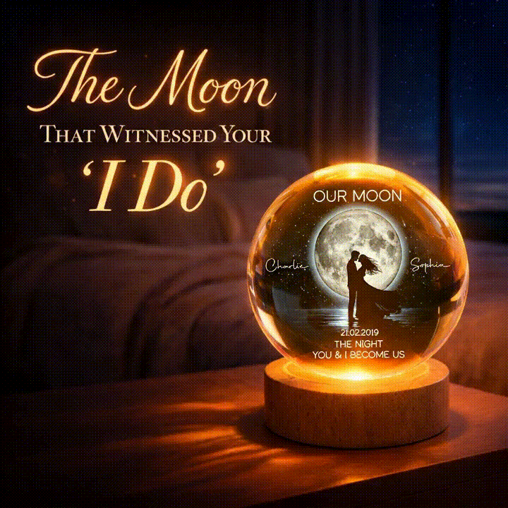 Couple Kissing Under the Moonlight, Custom Moon Phase by Date - Personalized Crystal Ball LED Night Light - Sentimental Gift for Her, for Him