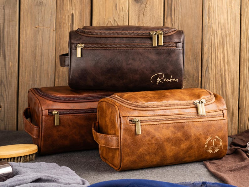 Personalized Men's Leather Toiletry Bag, Groomsmen Gifts, Dopp Kit Men's Leather Accessory, Anniversary Gift for Him, Christmas Gift for Men